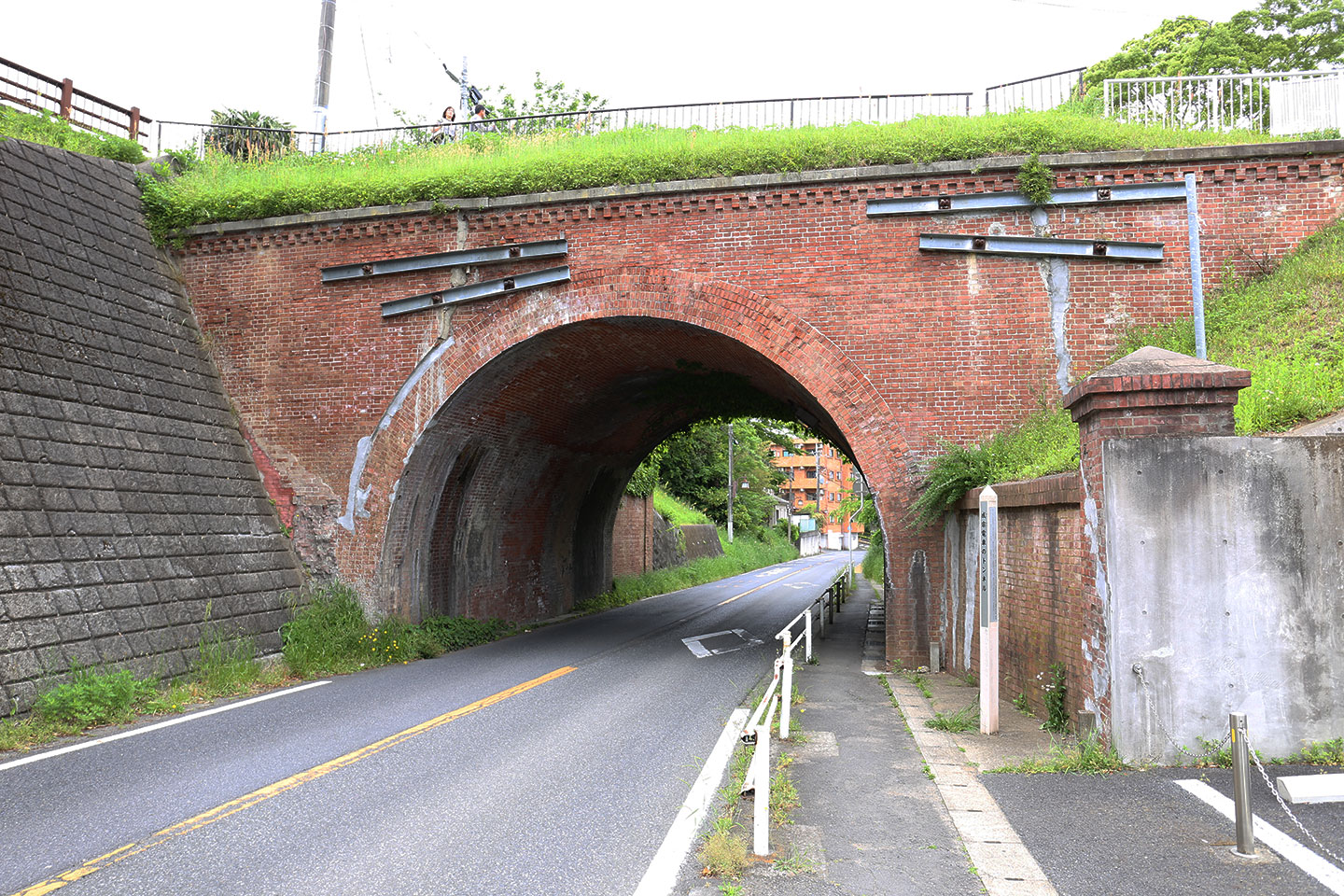 成宗電車のトンネル